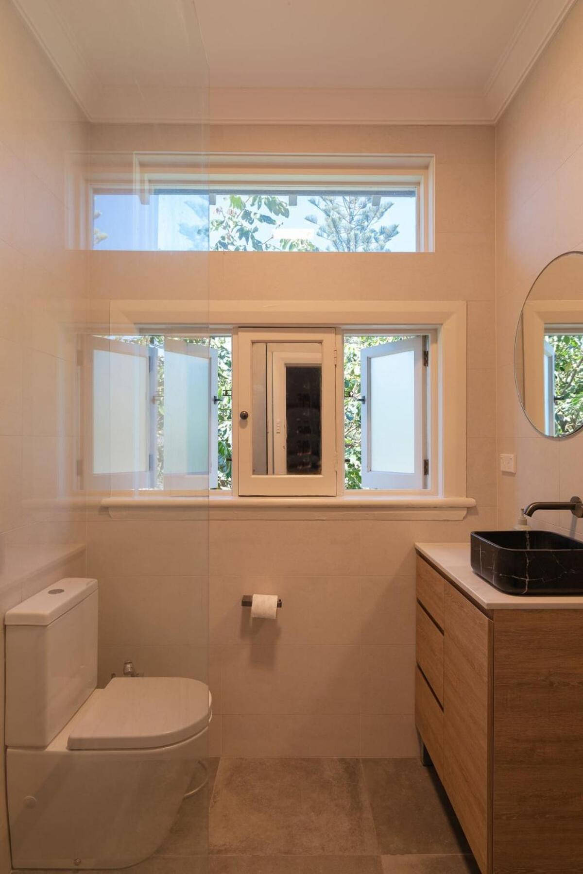 Bronte Boho Chic Near Ocean With Parking *
