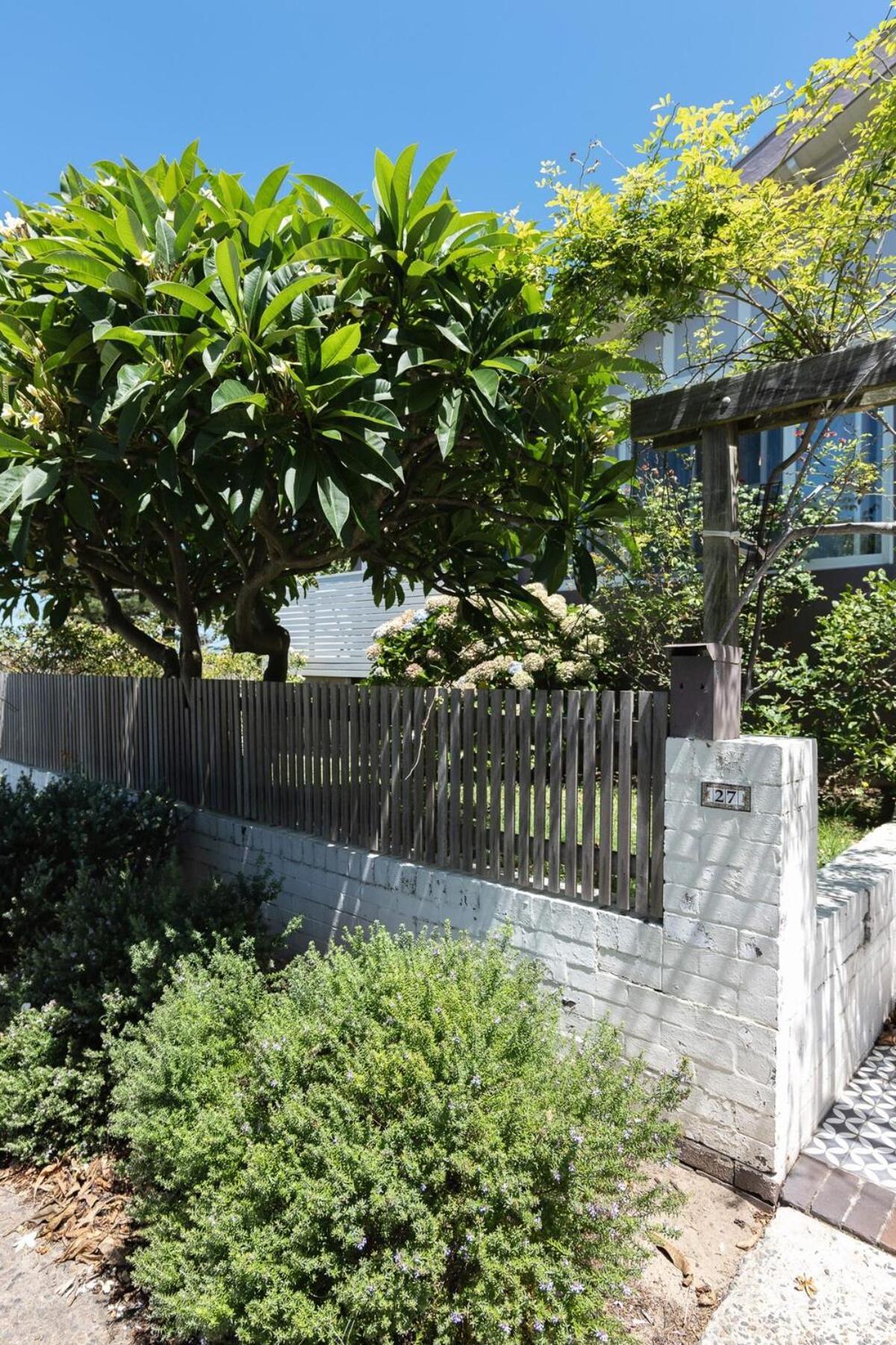 Bronte Boho Chic Near Ocean With Parking *